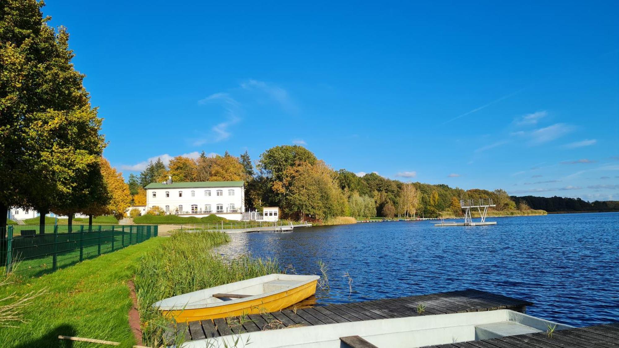 Hotel & Restaurant Haus Am See Locknitz Exterior foto