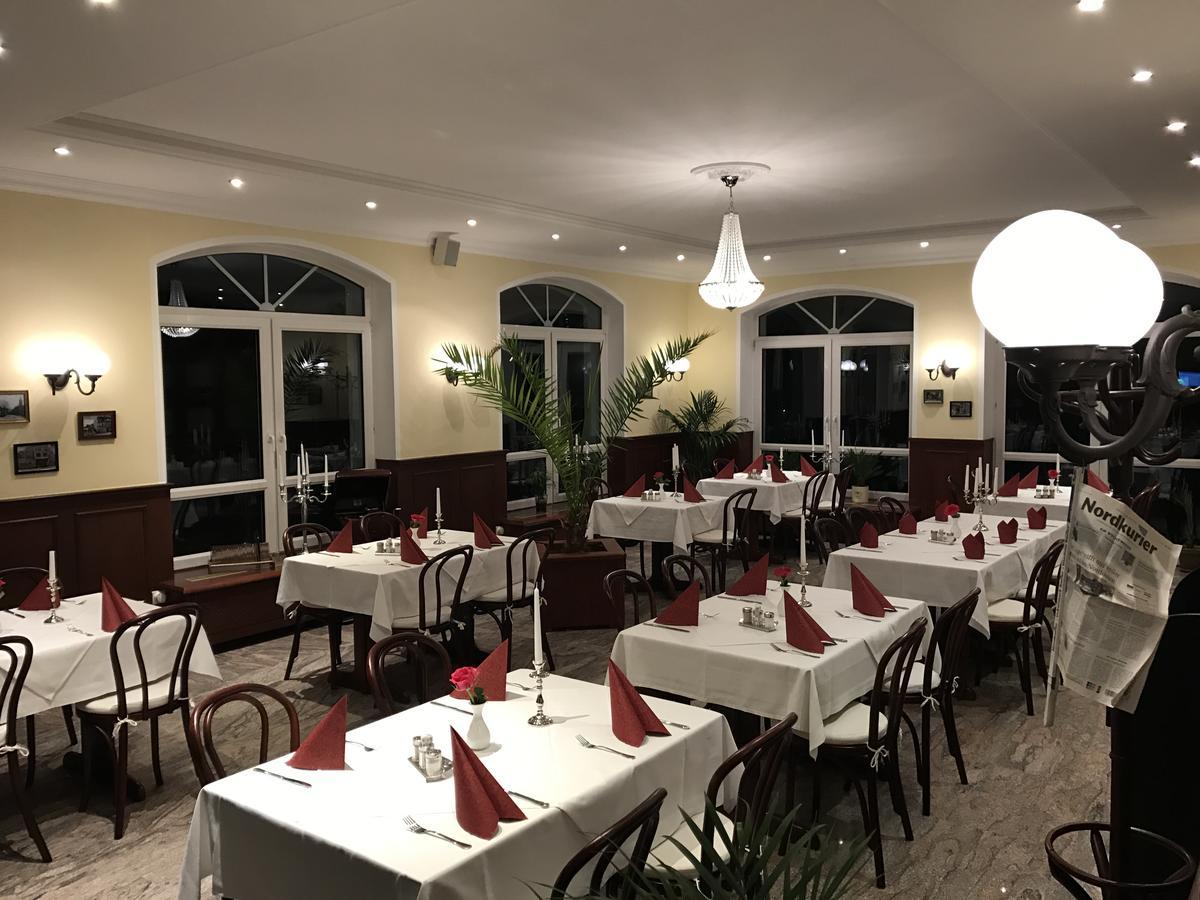 Hotel & Restaurant Haus Am See Locknitz Exterior foto